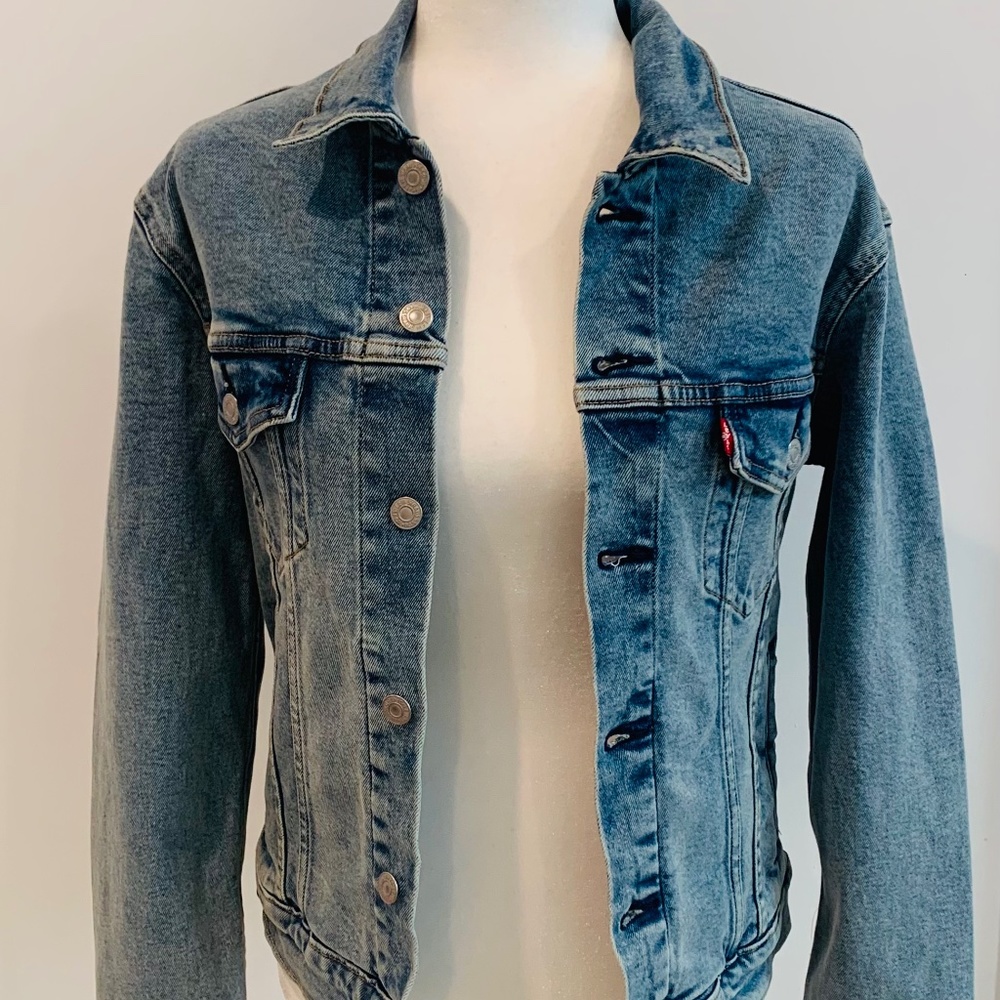 Levi’s Trucker Jean Jacket  XS